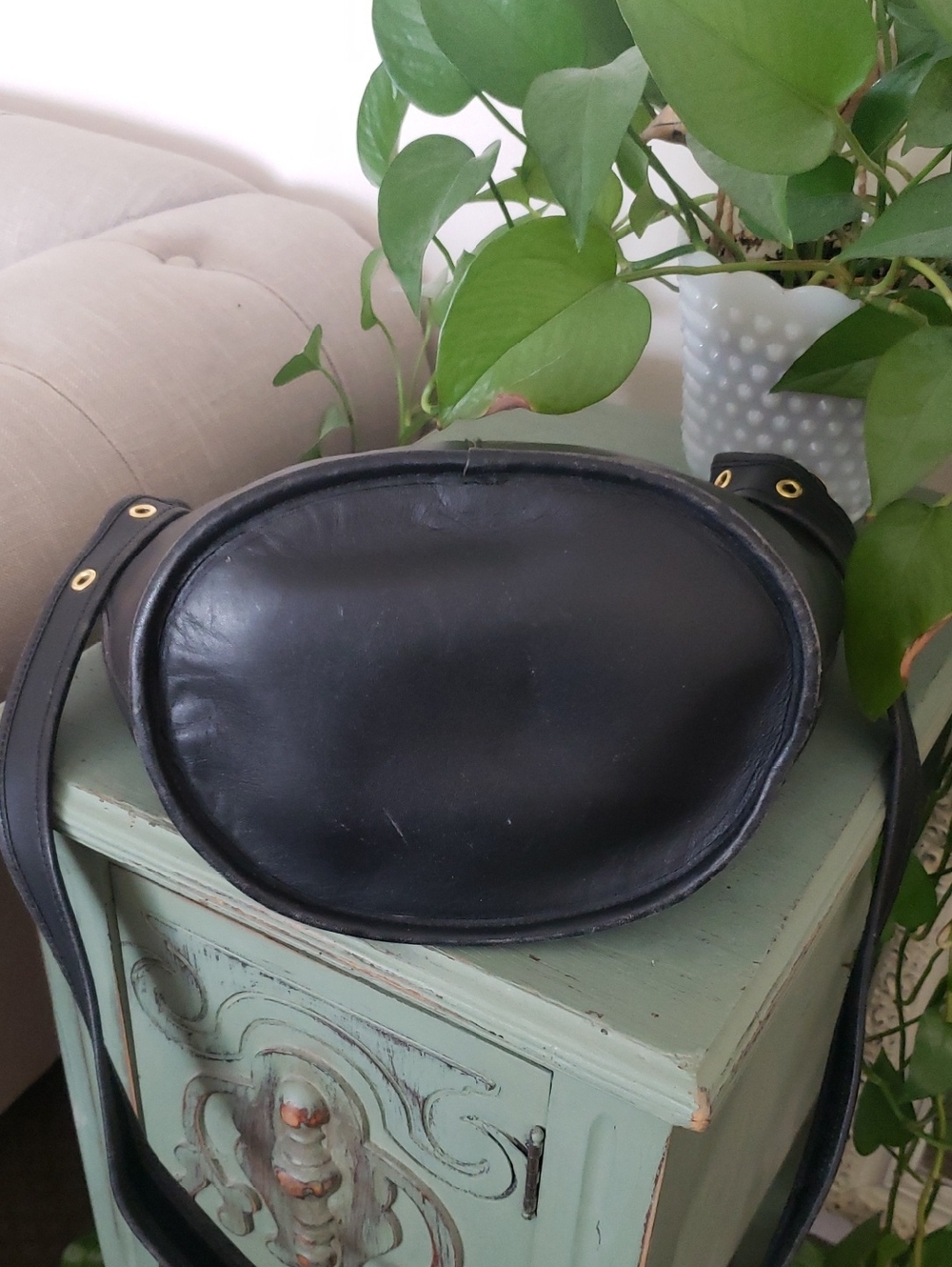 Vintage 90s Wilson Black Leather Legacy Bleeker Bucket Crossbody Bag - Picture 3 of 9